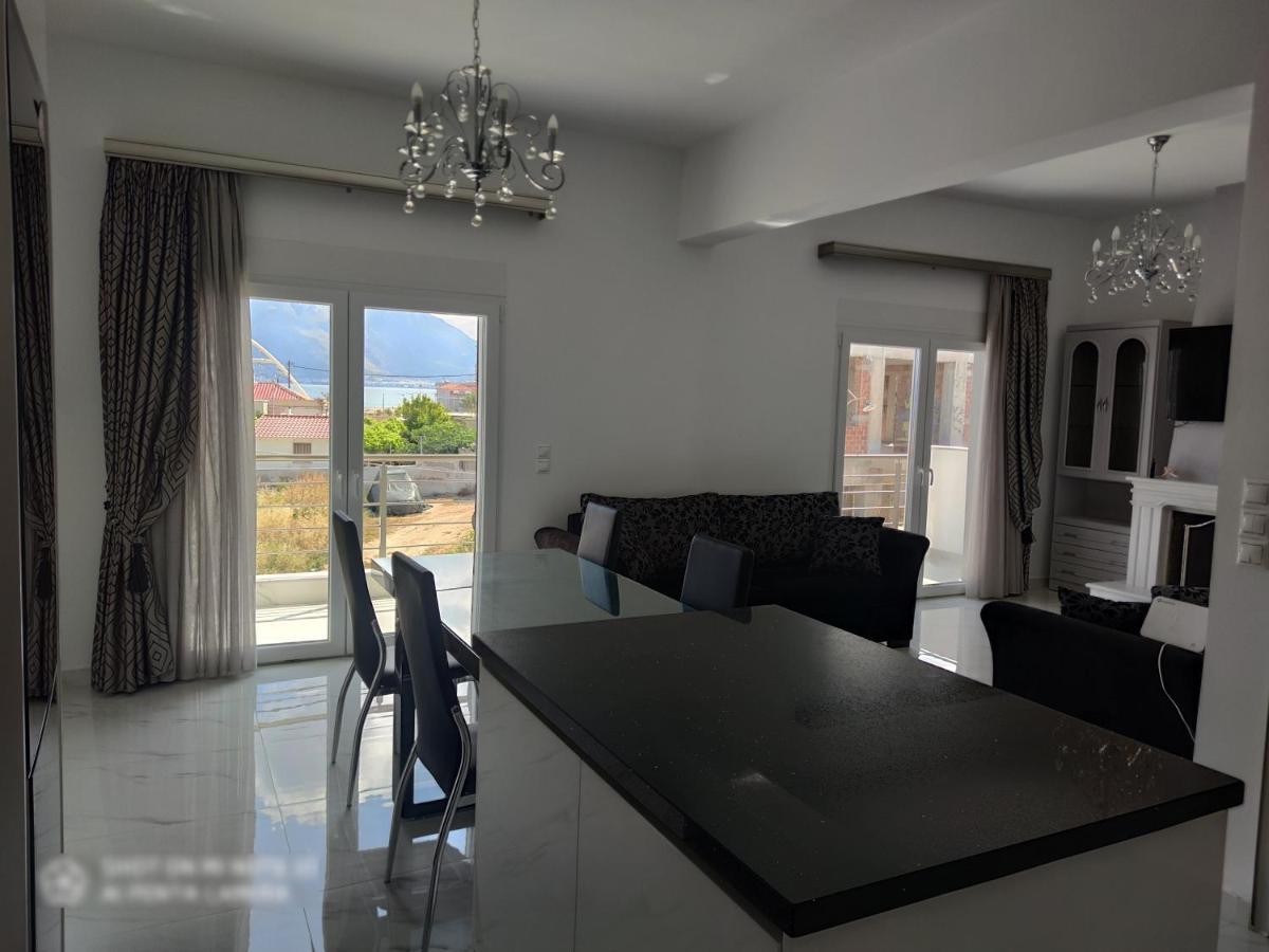 Black & White Seaside House Kalamia Corinth Exterior foto