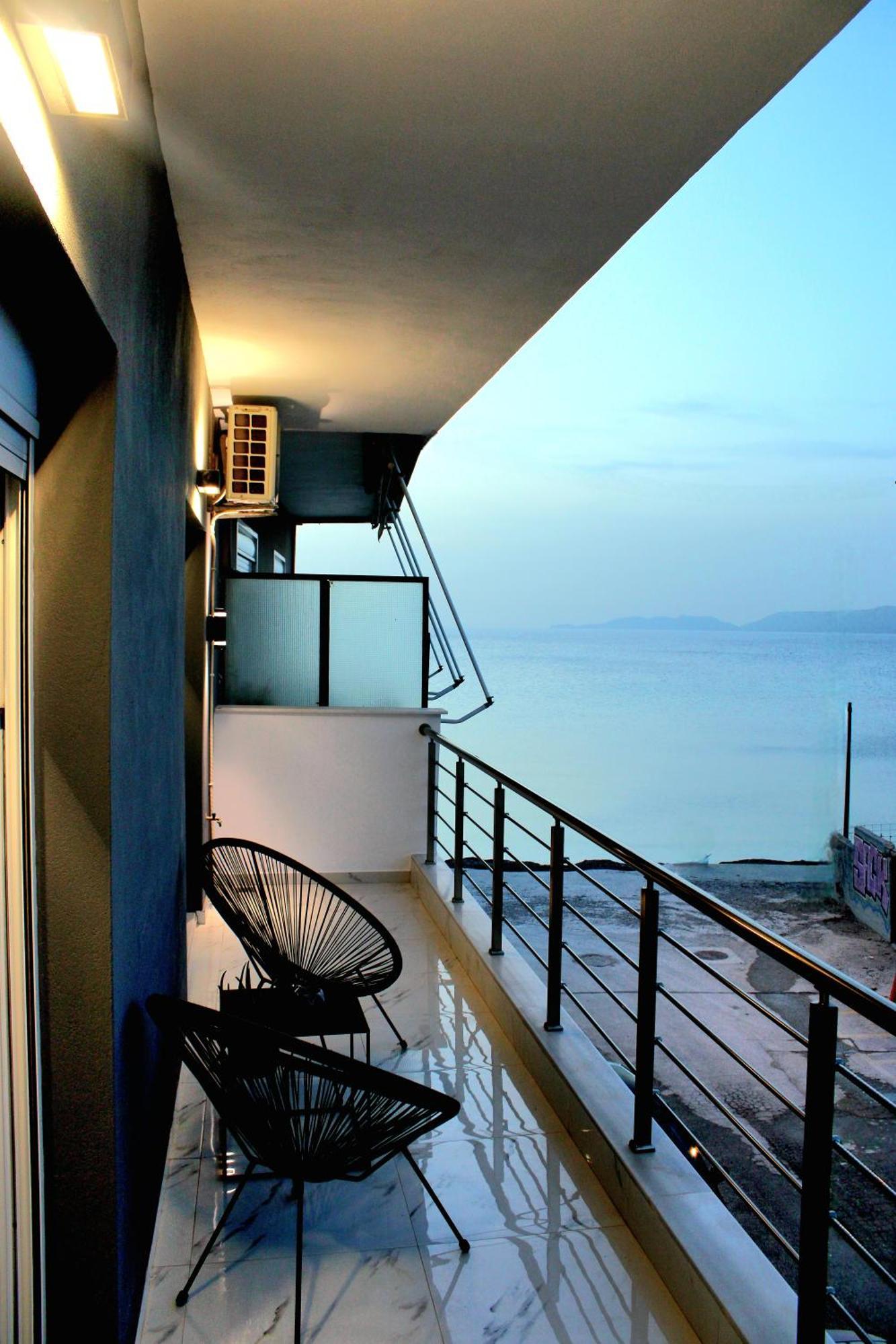 Black & White Seaside House Kalamia Corinth Exterior foto